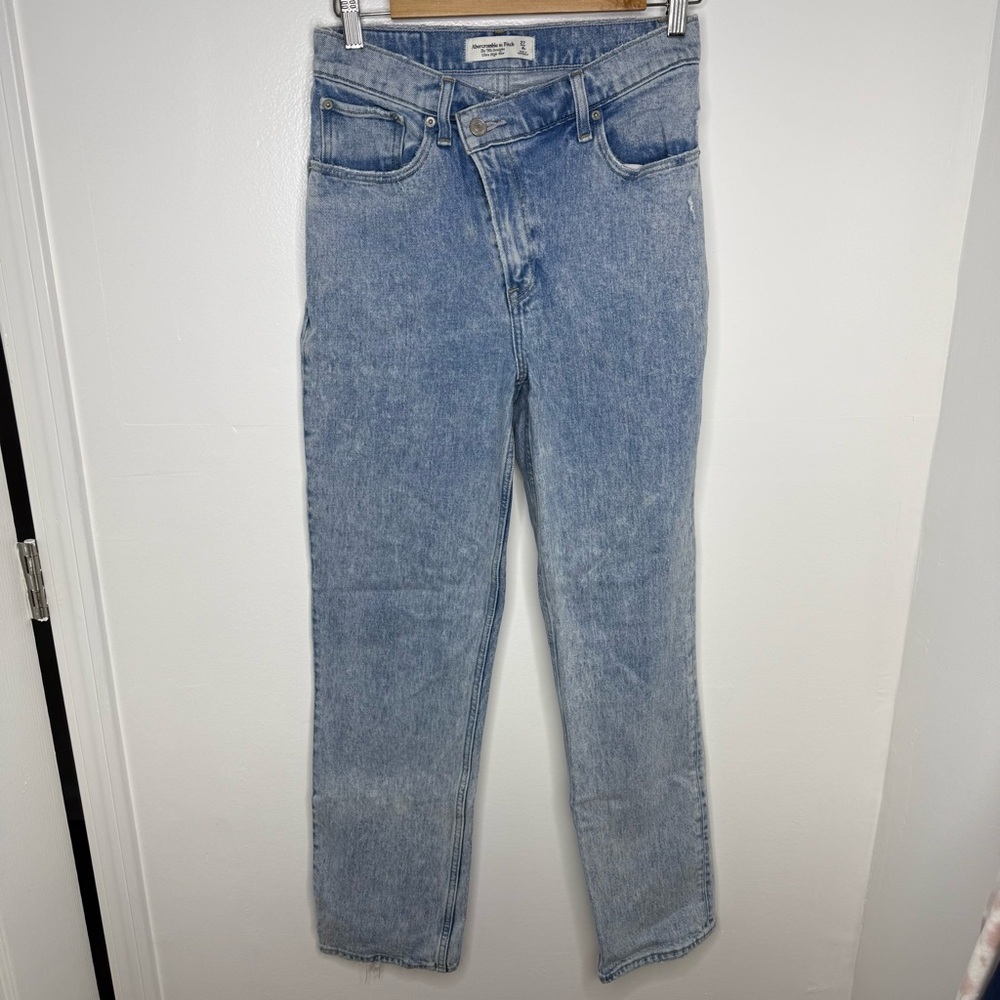 ABERCROMBIE The 90’s Straight Ultra High Rise Jeans - Picture 2 of 6